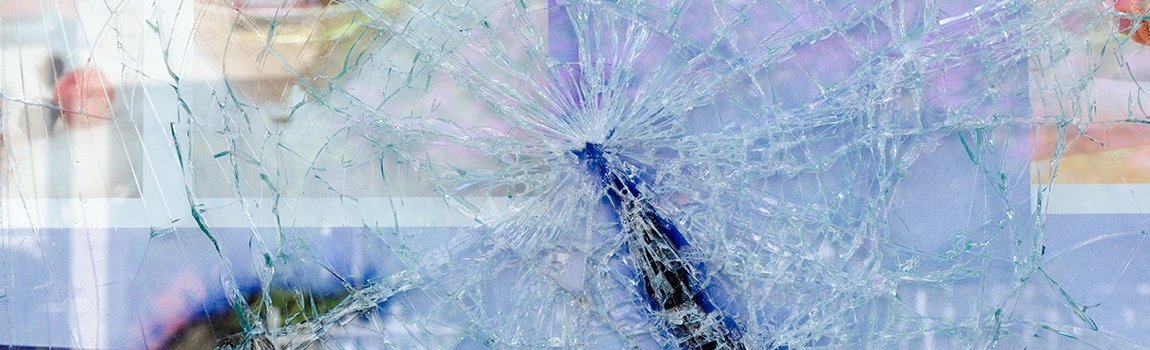 Window Broken Glass Repair in Becks Park